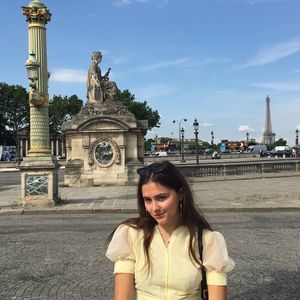 Meet your Posher, Rebecca